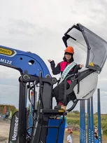 ミス日本「みどりの大使」佐塚こころ、森林・林業の現場を支える機械の力に感動「自然の中で働きたい女性にとって、林業は素敵な職業になる」