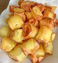 「天才!」「簡単」「バラみたい」 “カリッとおいしい”さつまいもスイーツのレシピ「食べなくてもわかる絶対美味しいやつ」