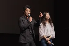 小栗旬＆ハン・ヒョジュ、「釜山国際映画祭」裏側に密着した映像公開　自然体なふたりの空気感に思わずほっこり