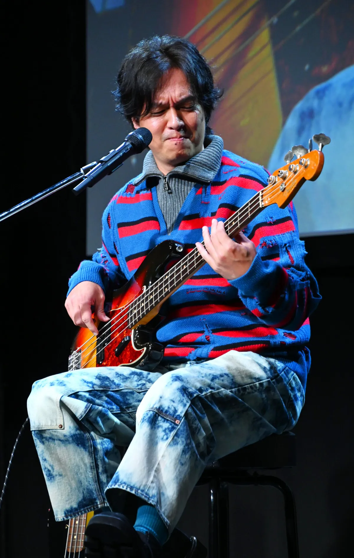 SUPER EIGHT丸山隆平、”夢のベース”で弾きたい楽曲は「LIFE」　音楽観を熱弁「音ってうそがつけない」
