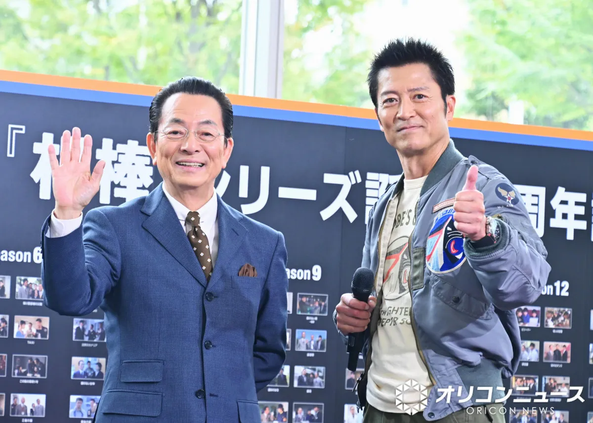 『相棒』水谷豊＆寺脇康文、ファンを前に感無量　25周年で“初ファンミ”に8000人応募集まる　右京の”定年退職”にも言及