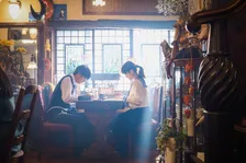 「この秋一番泣ける恋愛ドラマ」…いきなり切なすぎ　高校卒業式の日に交際開始→進学・遠恋で“限界”  『すべ恋』第1話あらすじ