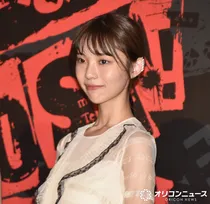 菊地姫奈、透け感ドレスで華やかに　ダンスシーンで1ヶ月練習　吉岡里帆が感謝「姫奈ちゃんだけが安心材料」