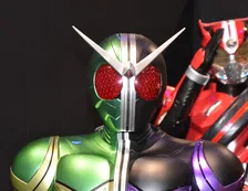 なだぎ武、ライトアップされた都庁が「ちょっと仮面ライダーW色」　ファンも反応「都庁ドライバー」