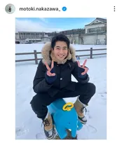 「#183cm #25歳」中沢元紀、抜群の運動神経のぞく無邪気なオフショット動画に反響「凄っ」「カッコいいです」「軽々なのが流石」