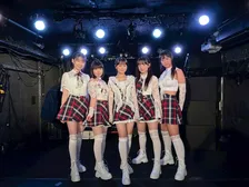 「中2映画プロジェクト」から誕生した新アイドル「Sparkling Eyes」、お披露目ライブで満員の観客を魅了　つんく♂プロデュース楽曲「Dream 風に飛び乗れ!」を初披露