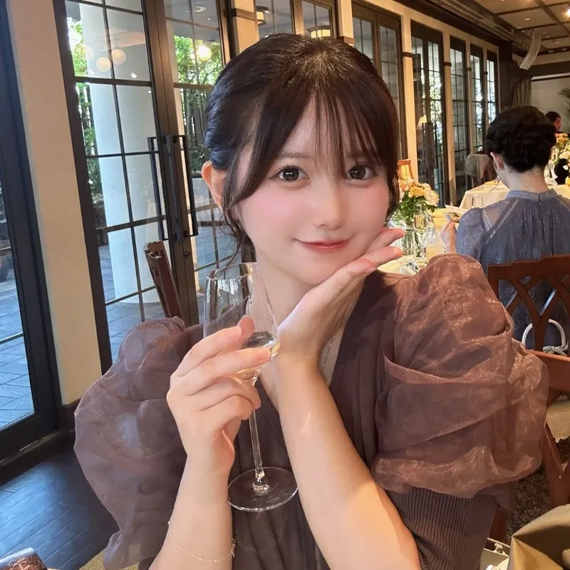 ファンの結婚式に参列した元アイドル、まるでオフ会と反響「ヲタクの理想完成形」「えげつないファンサ」