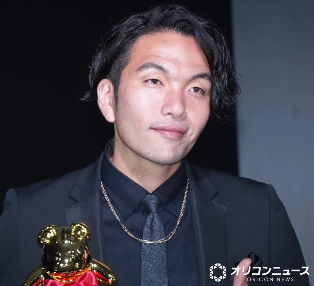 見取り図盛山、『anan AWARD 2025』受賞で雄叫び「よっしゃー！」　次なるボディメイク挑戦を指名「次は街裏ぴんくさんで」