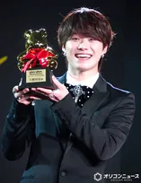 大橋和也、『anan AWARD』スーパーアイドル部門を受賞　なにわ男子の海外写真集をおねだり