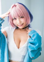 まるで漫画のようなボリューム感　東雲うみ、“のあ先輩”コスプレ水着姿を大胆披露