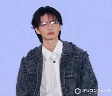 【ガルアワ】原因は自分にある。杢代和人、“リムレスを押し上げる仕草”に歓声　色気たっぷりランウェイ