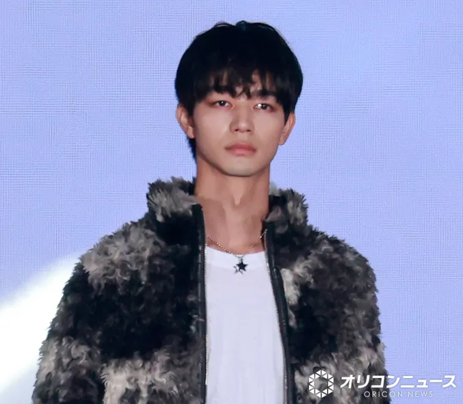 【ガルアワ】原因は自分にある。吉澤要人、“洗練クール”で魅了　美しい立ち姿が際立つシンプルコーデ