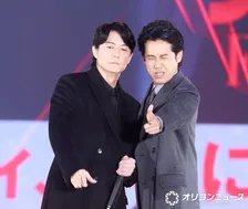 福山雅治＆大泉洋、『ガルアワ』サプライズ登場に会場どよめき　軽快トークで笑わせる