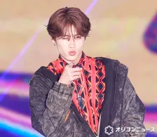 【ガルアワ】DXTEEN・大久保波留、プロアイドルすぎるランウェイ　観客の心を射抜く「I LOVE YOU」