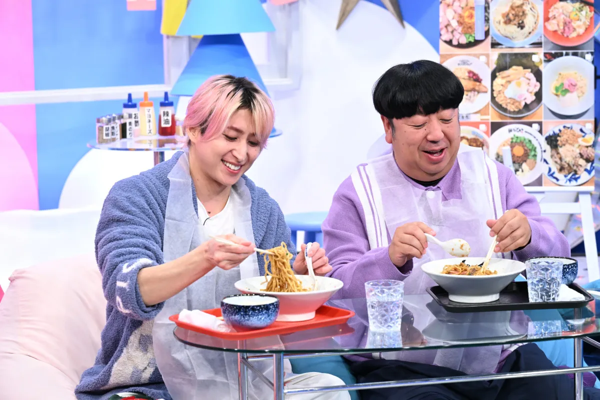 Snow Man佐久間大介、“進化系油そば”堪能 メディア取材お断りの名店が特別に登場