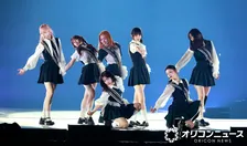 11人組・ME:I、7人体制で『ガルアワ』登場　MOMONA「今の私たちの全力をお見せします！」