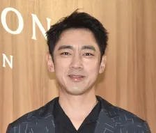 小泉孝太郎、“母＆妹”との3ショット「美形家族」「豪邸過ぎるｗセレブ感半端ないです」　『ザ・ロイヤルファミリー』で黒木瞳＆関水渚と共演