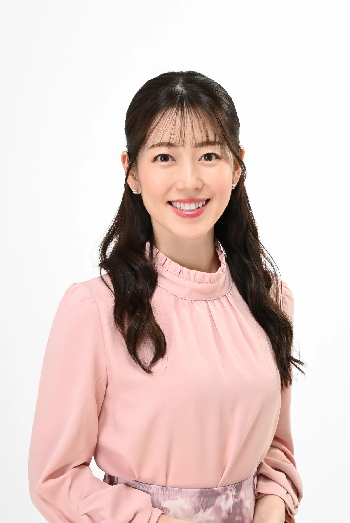 40歳・坐間妙子アナ、双子の出産を報告 「去年2回の流産」振り返り、『シューイチ』など出演