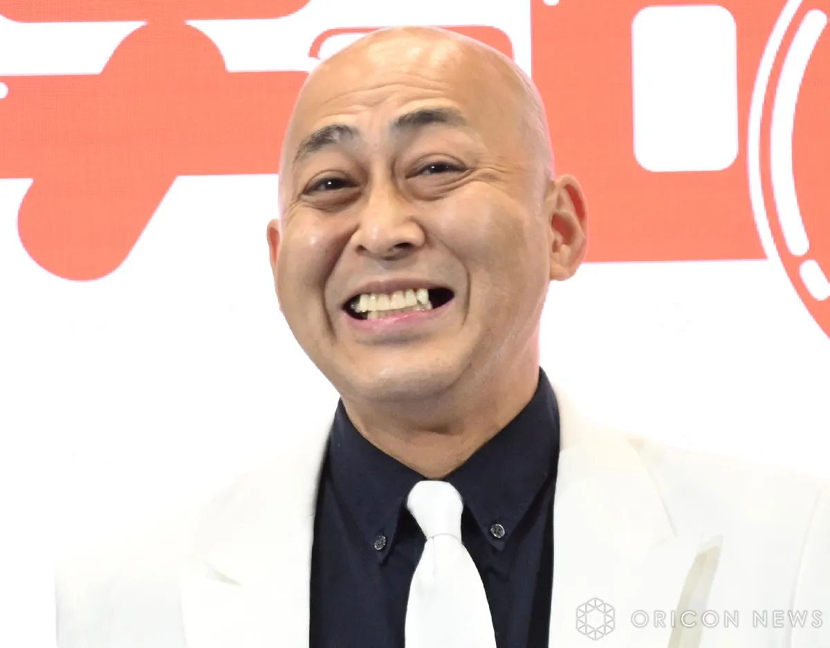 錦鯉・長谷川、「ちびまる子ちゃんに出てそう笑」「どこの政治家かと」激変“フサフサ”ショットが話題