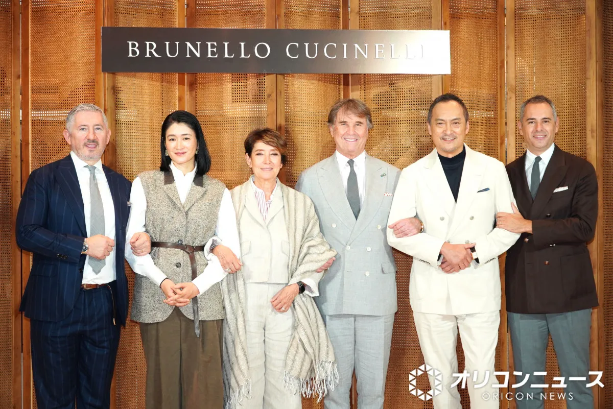 渡辺謙＆小雪、ブランド創始者の止まらない“熱弁”見守る　会場爆笑　銀座でリボンカット出席