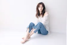 芳根京子、自身初となるカレンダー発売「“今、皆さんに見てもらいたい私”をぎゅぎゅっと詰め込みました」　愛してやまないペット・フェレットとの共演も