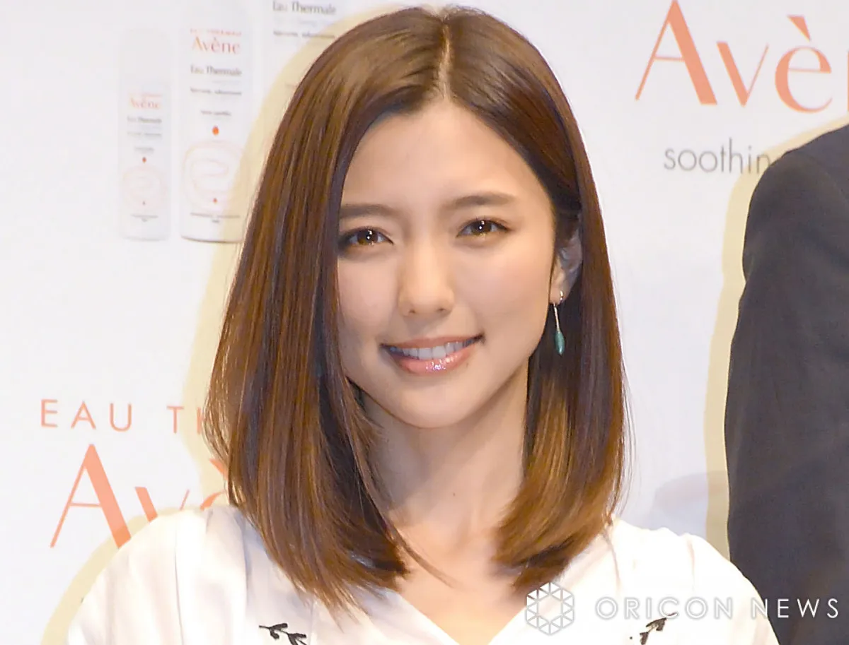 真野恵里菜、親子でディズニー満喫　1歳わが子＆ミッキーとの記念ショットに反響「可愛い」「楽しそう！」　夫はサッカー選手・柴崎岳