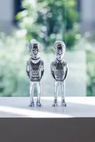 オアシス来日を記念した特別上映展が開幕　1994年“初来日ライブ”映像を4Kで上映、スペシャルフィギュアも販売