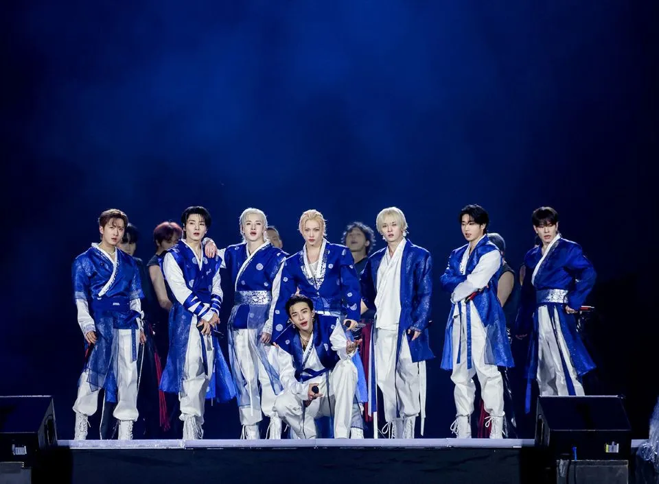Stray Kids、自身最大規模のワールドツアー完走「STAYに感謝し、愛しています」　韓国初のスタジアム公演で花火やドローン演出も