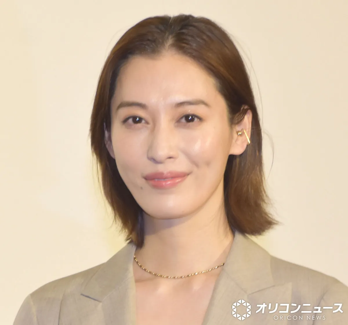元宝塚のトップスター・月城かなと、“義姉”と2ショット「ギャルピースかわいー!!!!」ドラマ『終幕のロンド』オフショット