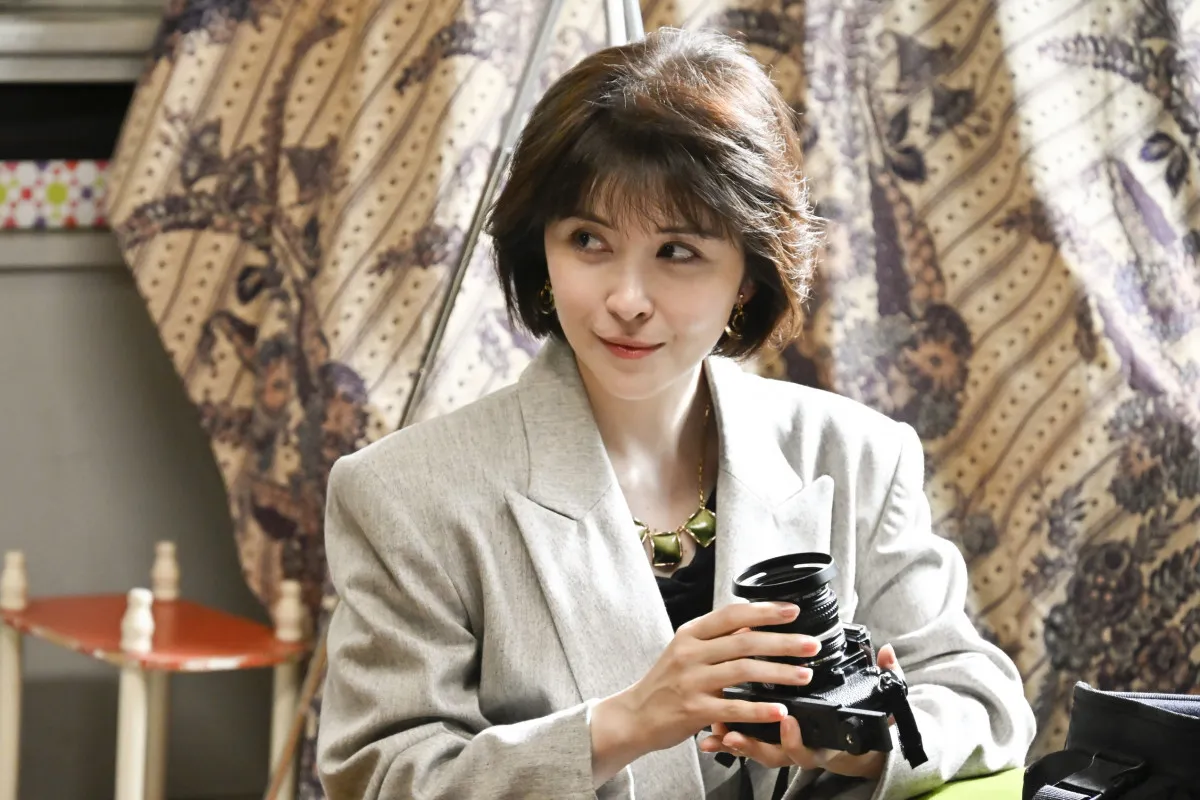 宮澤エマ、80年代のタブロイド紙記者に 三谷脚本ドラマ『もしがく』ゲスト出演決定【コメントあり】