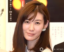46歳・ともさかりえ、“水着姿チラリ”沖縄旅のバカンスショット投稿 リゾートで満喫「セクシーな後ろ姿」「神々しいです」