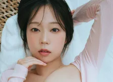 ダイナマイトボディ・青山ひかる、25回目の週プレソログラビア「懐かしいエモい感じで素敵」