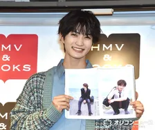 知念英和、念願のブレザー姿　『仮面ライダーガヴ』の姉＆兄に褒められ笑顔「かわいい』と言ってもらえた」