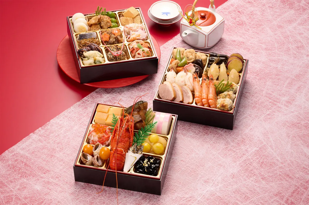 ファミマ「おせち」予約前年比146% 早割利用者が急増、物価高で“おトク志向”加速