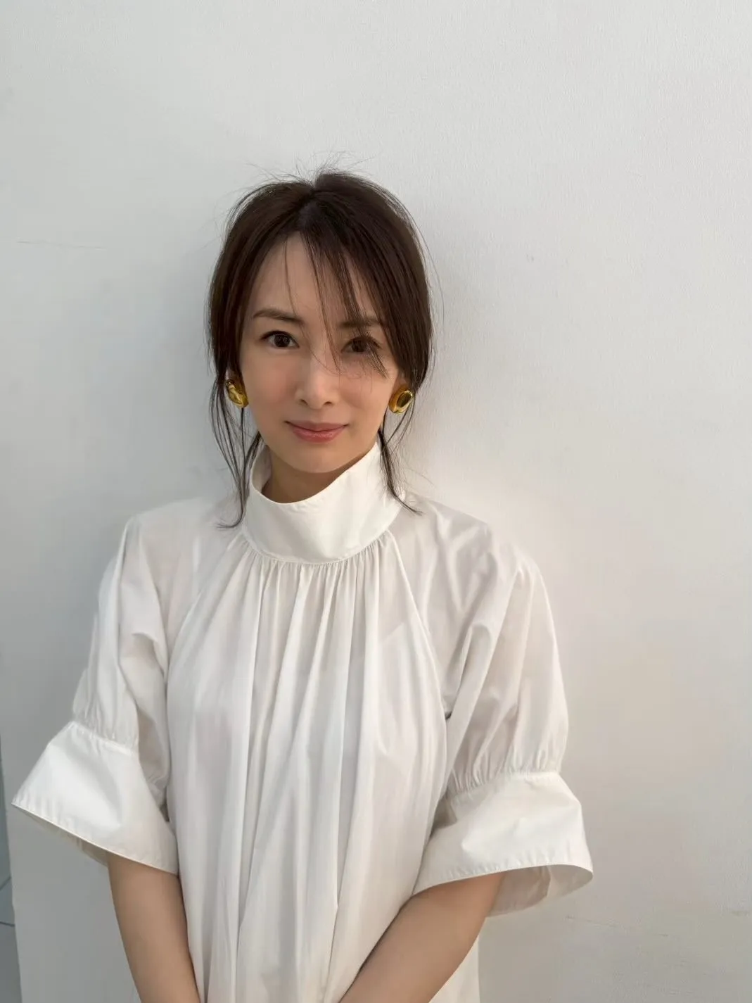 北川景子、笑顔のオフショット添え“ご報告”→ファン歓喜「うれしい」「おめでとうございます」「待ってました」　今冬13作目のオフィシャルカレンダーを発売