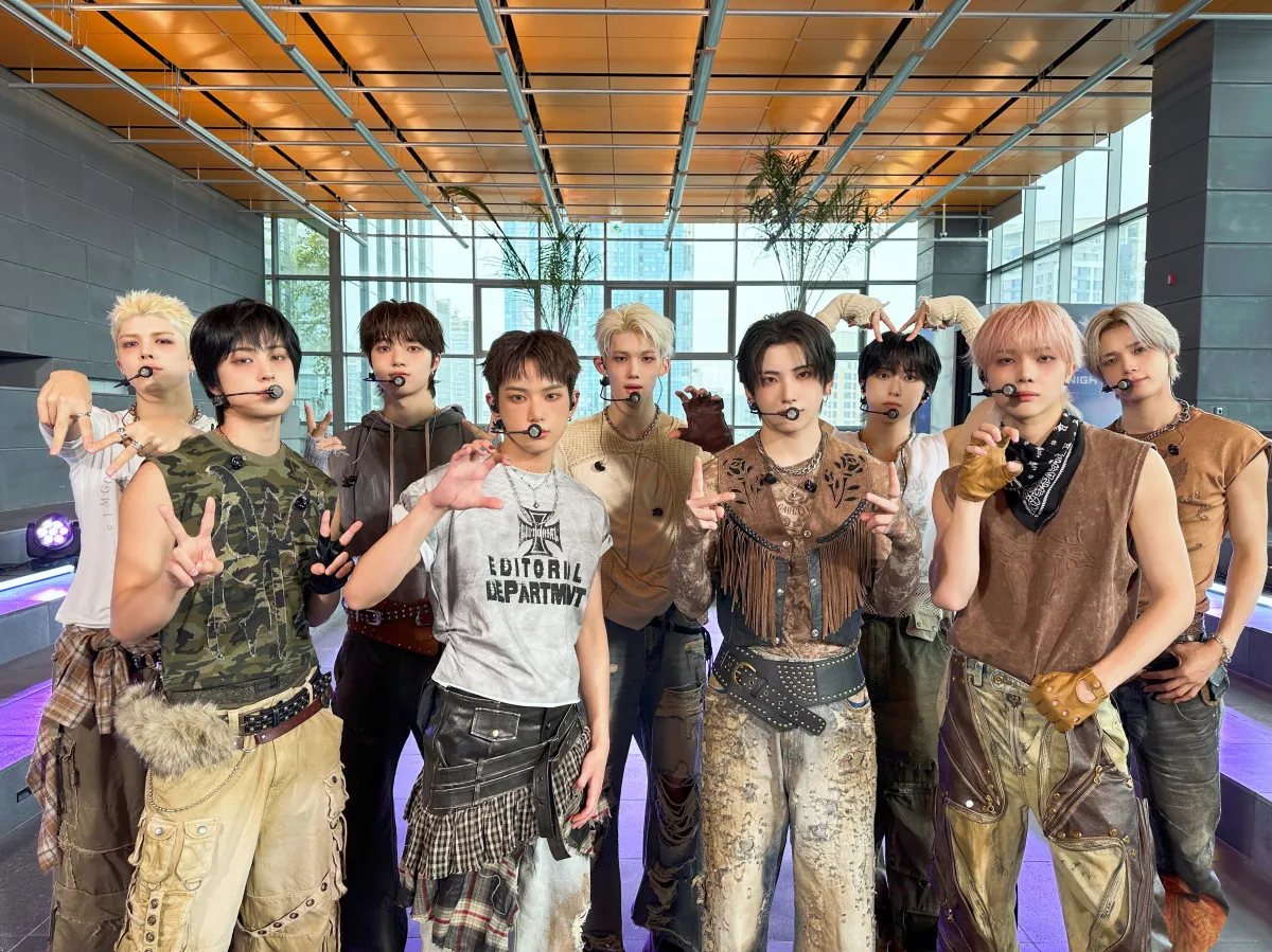 &TEAM、HYBE社屋最上階から韓国デビュー曲披露 11・1『with MUSIC』にTravis Japan、家入レオ