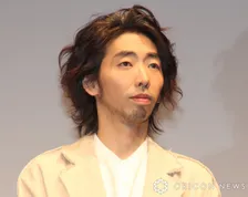 柄本時生、“弟”岩男海史と仲むつまじい2ショット　公私ともに仲良し、自身のYouTubeチャンネルのロゴデザインも担当