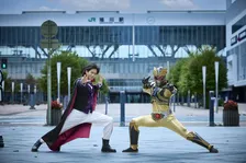 超特急リョウガ、北海道・沖縄で撮影されたカット4点解禁　ヒーロー“龍神リョウガ”と夢の共演も