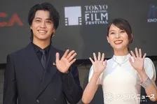 【東京国際映画祭】高橋海人、レッドカーペットで芳根京子をエスコート