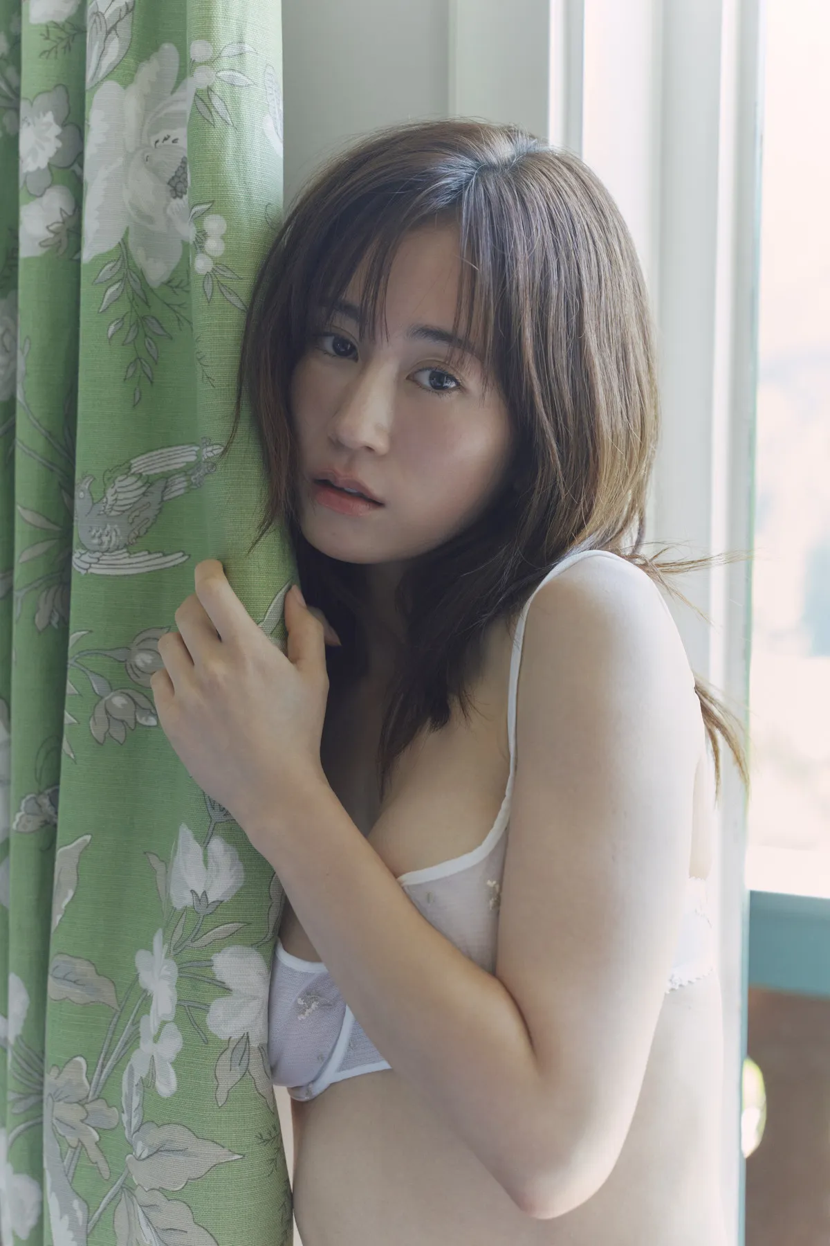 前田敦子、“最後の写真集”発売決定 34歳で過去最大露出にも挑戦「後悔なく出し切りたい」