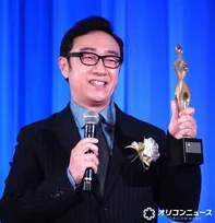 【東京ドラマアウォード】東京03・角田晃広が助演男優賞 『ホットスポット』バカリズム&市川実日子に感謝