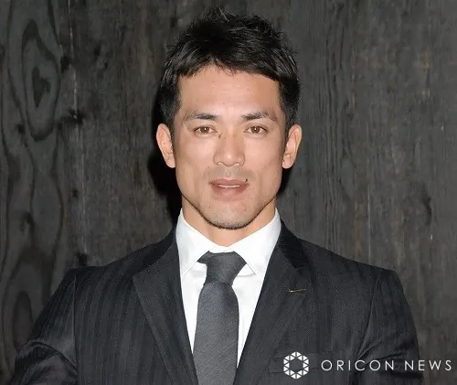 松井稼頭央氏＆息子の“ダブル誕生日”家族でのパーティーをタレント妻・美緒が投稿　ギター弾く息子の横顔もチラリ「素敵なファミリー」「横顎ラインがパパさんに似てるー」