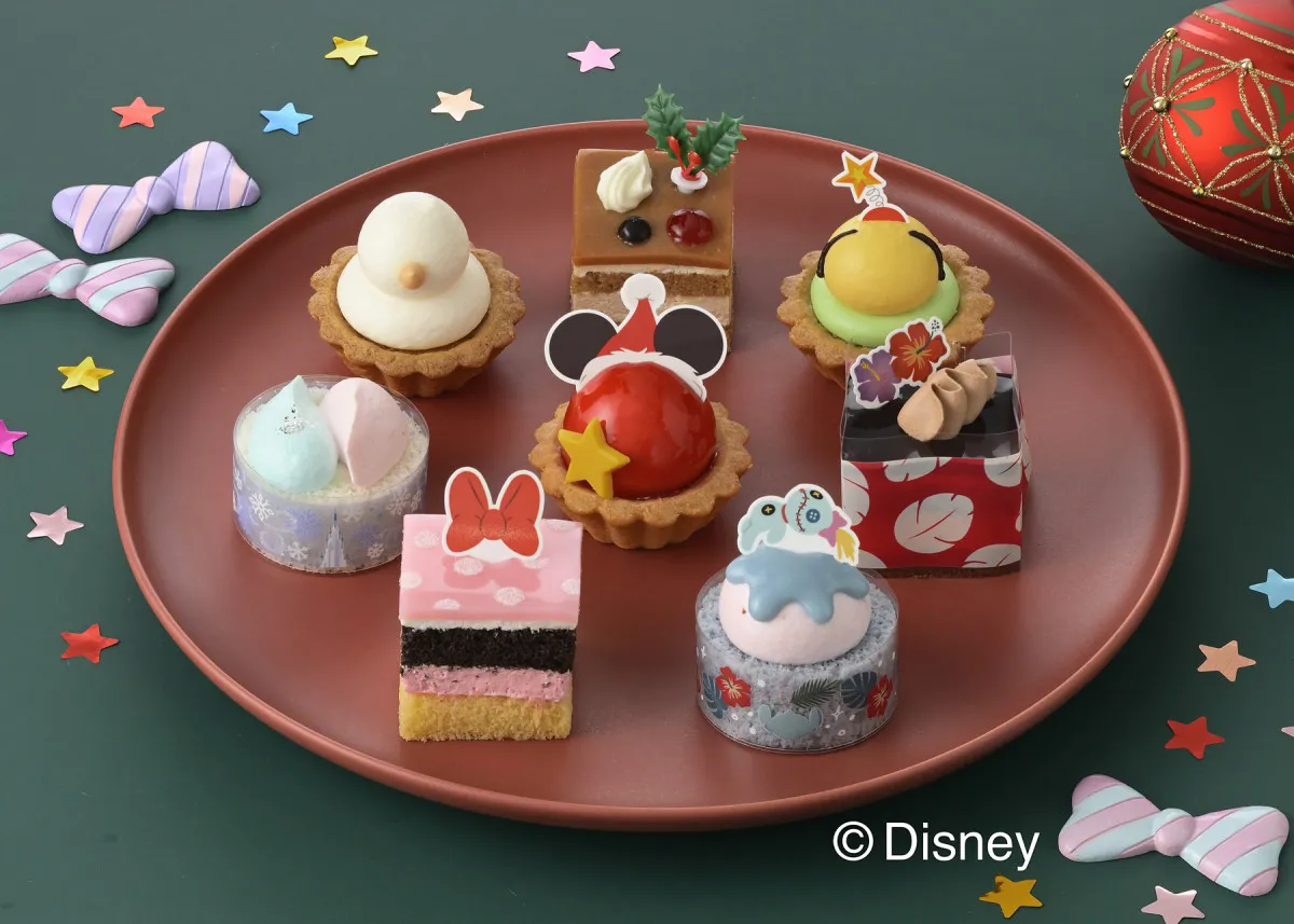 銀座コージーコーナーにミッキー&ミニーたちをデザインしたプチケーキアソートが登場 クリスマスギフトも