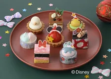 銀座コージーコーナーにミッキー&ミニーたちをデザインしたプチケーキアソートが登場 クリスマスギフトも