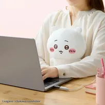 ちいかわたちが温かいぬいぐるみに変身 USBをつなぐと30秒でぽかぽかに