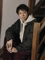 Number_i 岸優太、歴史と情緒あふれる京都で撮り下ろし バナナ・リパブリック「HOLIDAYキャンペーン」