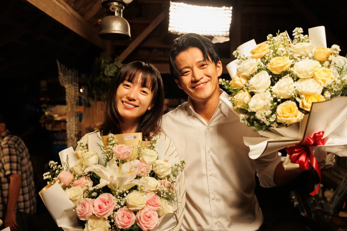 小栗旬×ハン・ヒョジュ『匿名の恋人たち』世界31の国・地域でTOP10入り 初公開オフショット9点公開