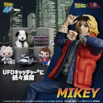 『バック・トゥ・ザ・フューチャー』公開40周年プライズ　『東リベ』コラボも実現　「マイキー」が「マーティ」の衣装