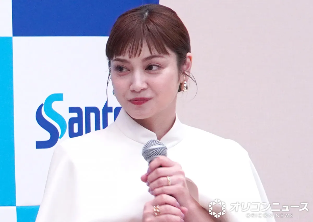 平愛梨、妹・祐奈が幼少期に視力アップしたことを明かす 「ゴミ箱の横にゴミ捨てていた」