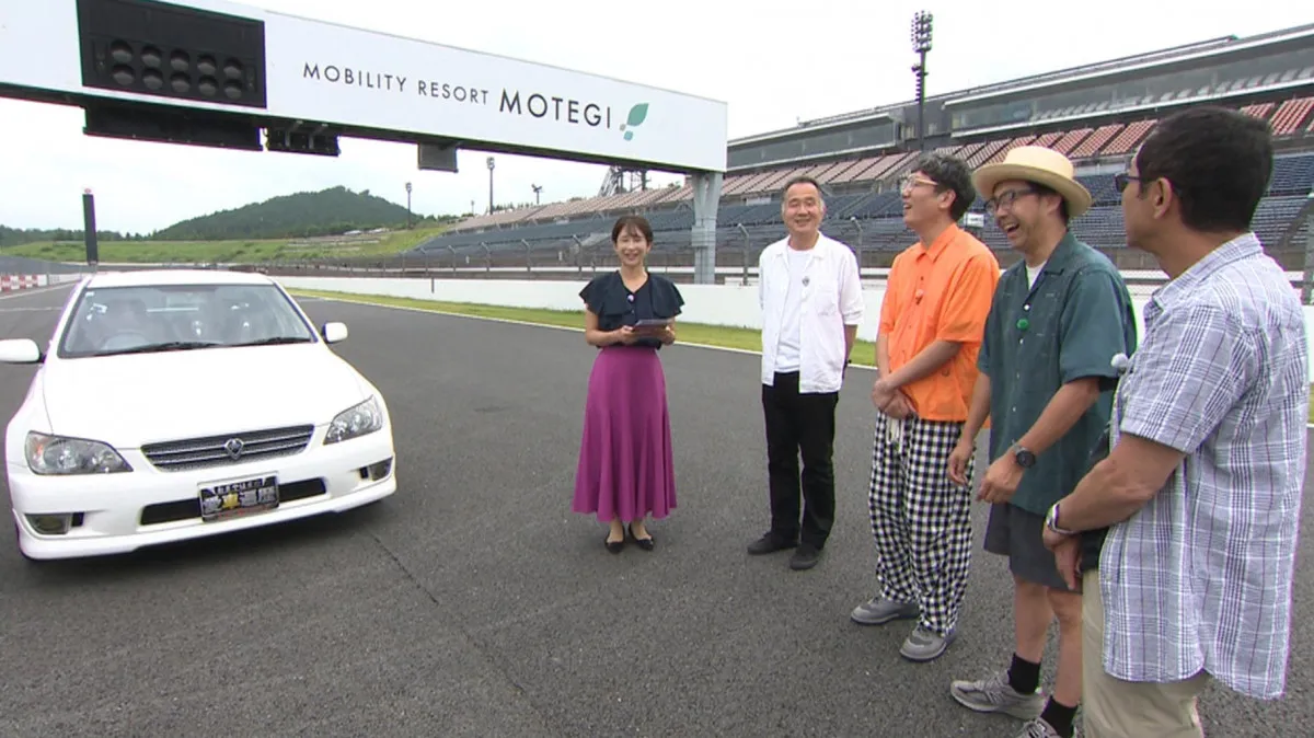 27年前のトヨタ“名スポーツセダン”にドリキン・土屋ご満悦 5万キロ極上車体に「いい!新車だよね。快適!」